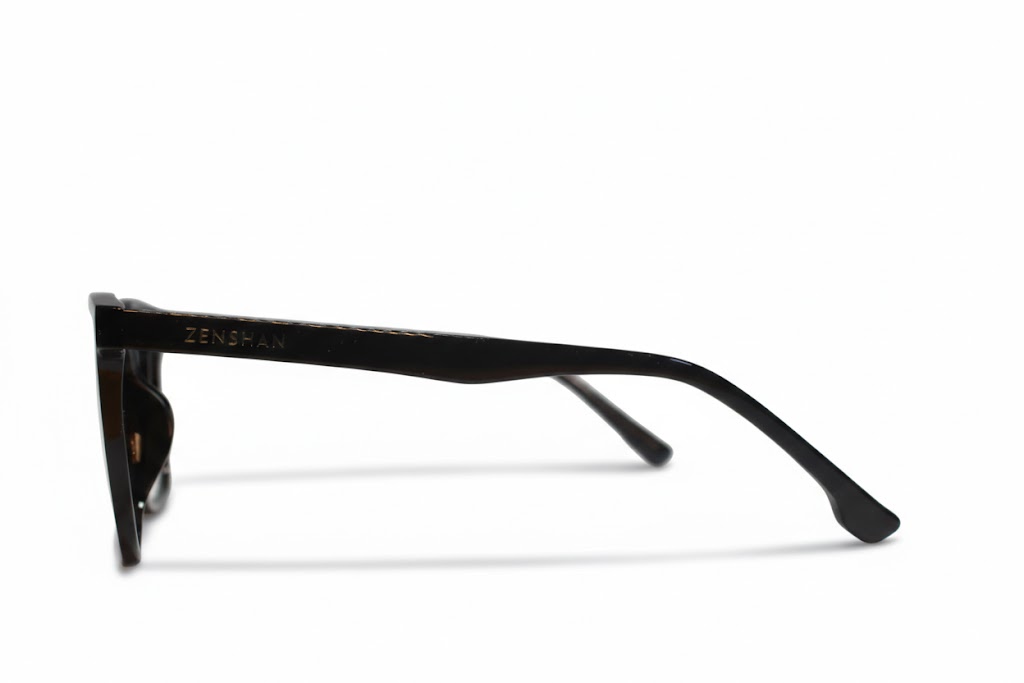Square Eyeglasses 1067 OPT - Image 